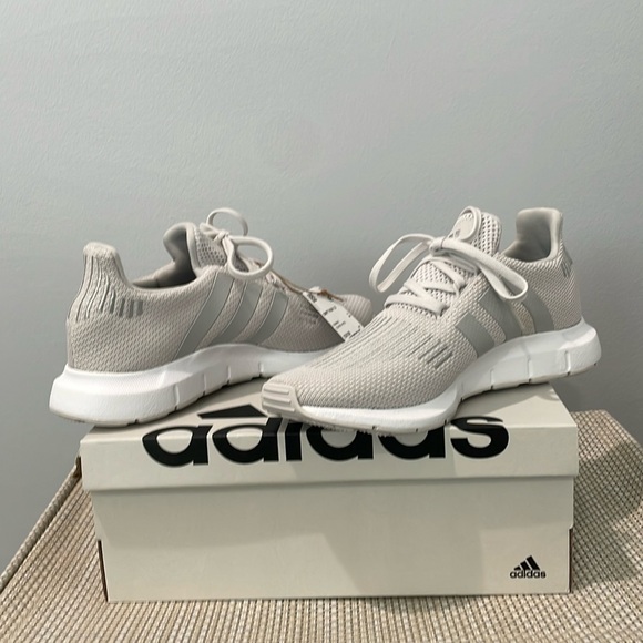 Adidas Swift Run 1.0 - Picture 1 of 13